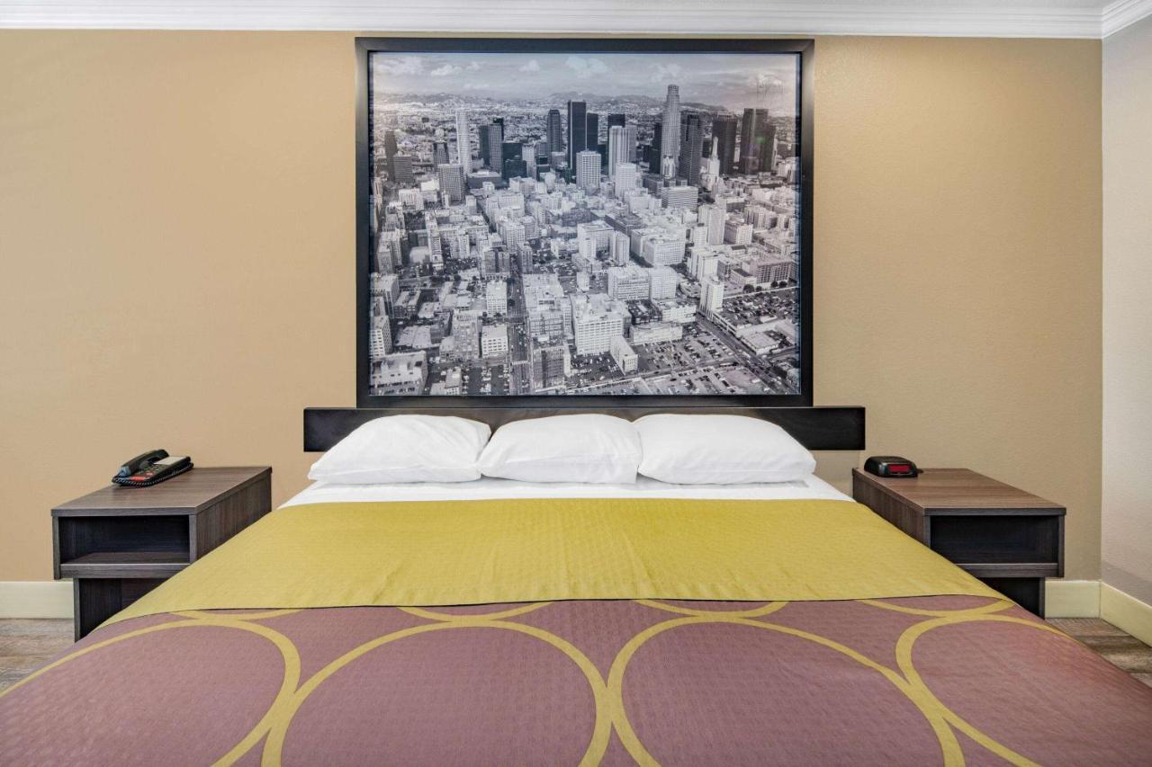 Motel Super 8 By Wyndham North Hollywood à Los Angeles Extérieur photo