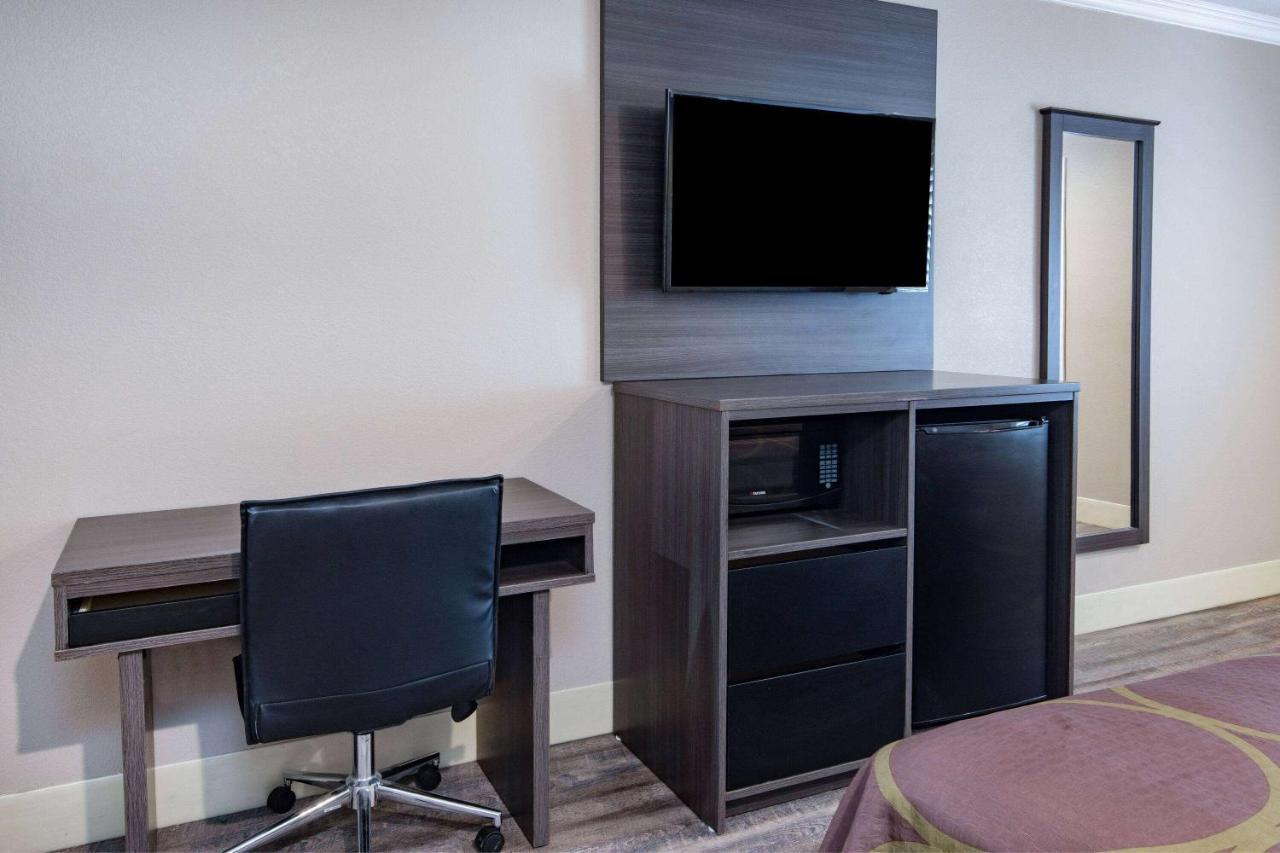 Motel Super 8 By Wyndham North Hollywood à Los Angeles Extérieur photo