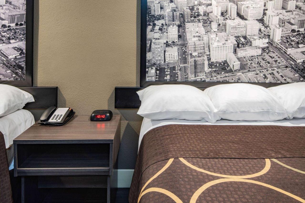 Motel Super 8 By Wyndham North Hollywood à Los Angeles Extérieur photo
